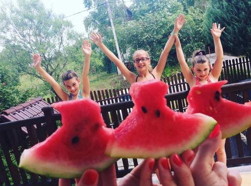 宝宝吃瓜群众视频,萌娃趣味吃瓜瞬间大盘点